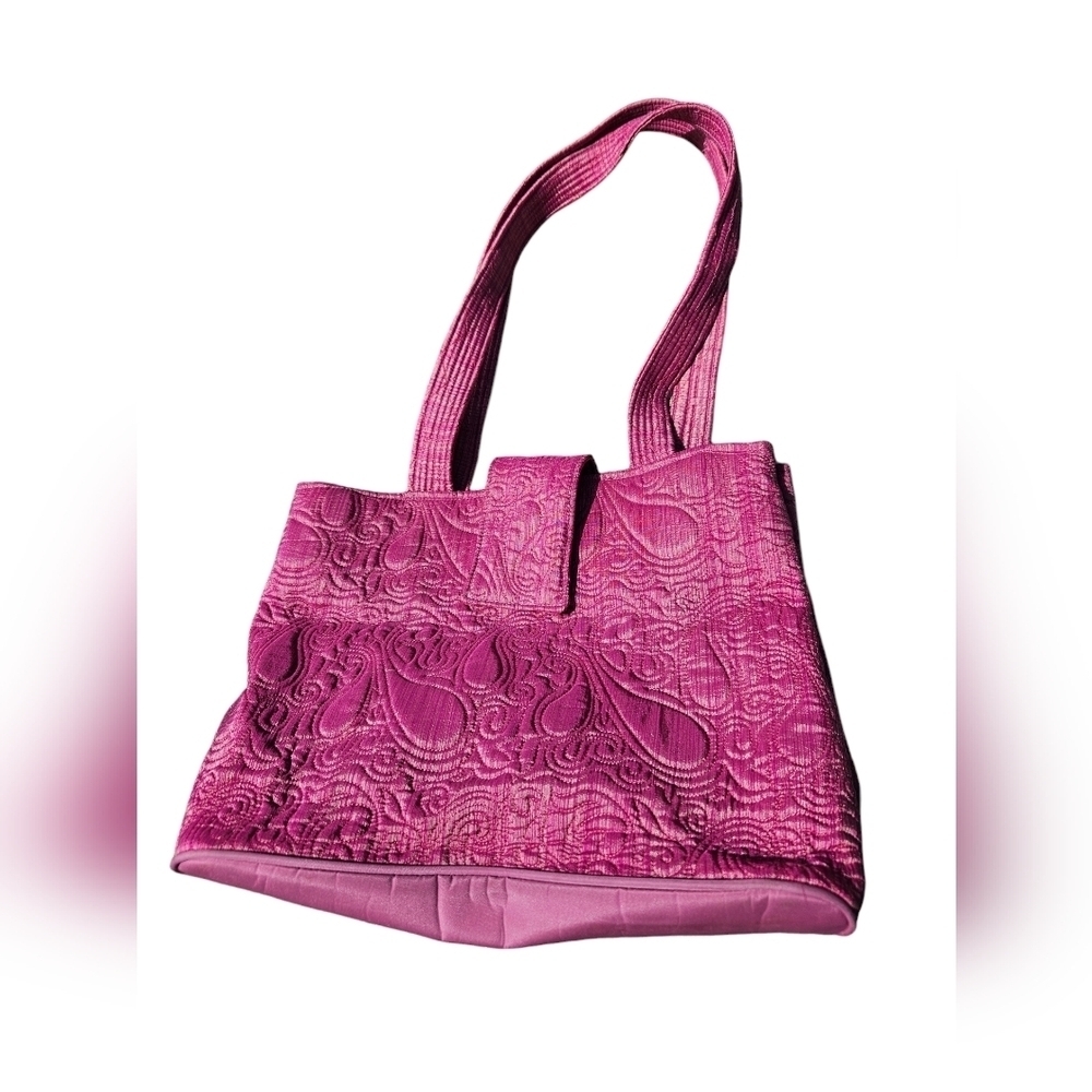 Donna Sharp Raspberry Quilted Bag - Picture 9 of 10